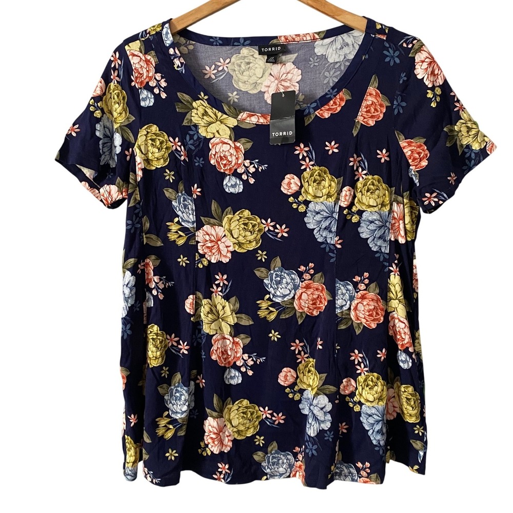 Torrid Women Sz 00 Navy Blue Floral Scoop Neck Short Sleeve Knit Top Casual
